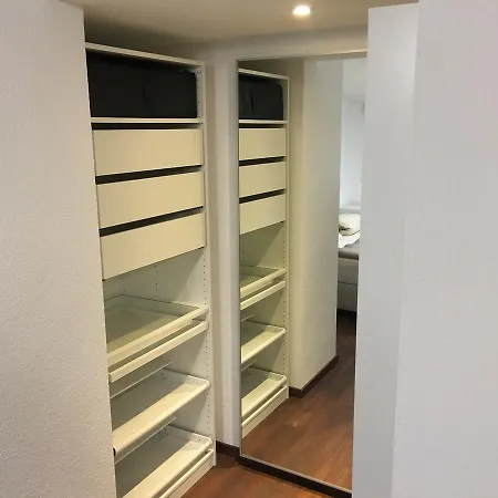 Aparthotel Business *